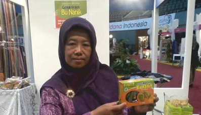 geplak waluh bu nanik bunanik.png