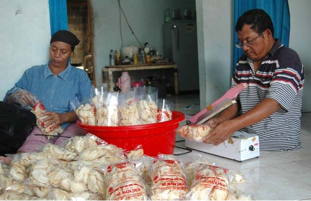 Pengusaha Sidik Pemilik Kerupuk Gurame Inspiratif