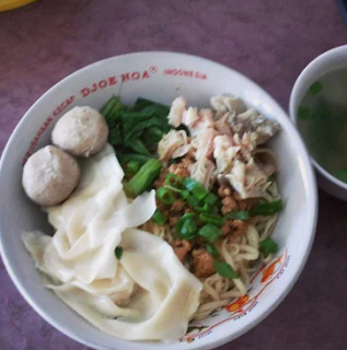 Menghadapi Kepahitan Hidup Pengusaha Mie Ayam