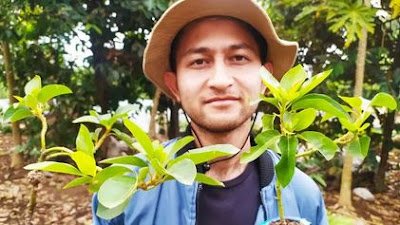 Petani Muda Reza Mulyana Bisnis Milenial
