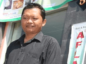 Sopir Taksi Bermimpi Menjadi Pengusaha Delapan Tahun