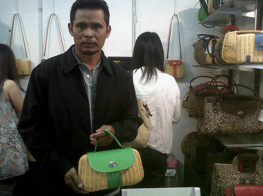 Anggun Rotan Kisah Panut Mantan Pegawai Mebel