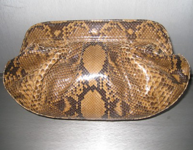 produk tas kulit ular