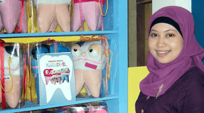 Doker Gigi Jadi Pengusaha Boneka Gigi Anggani