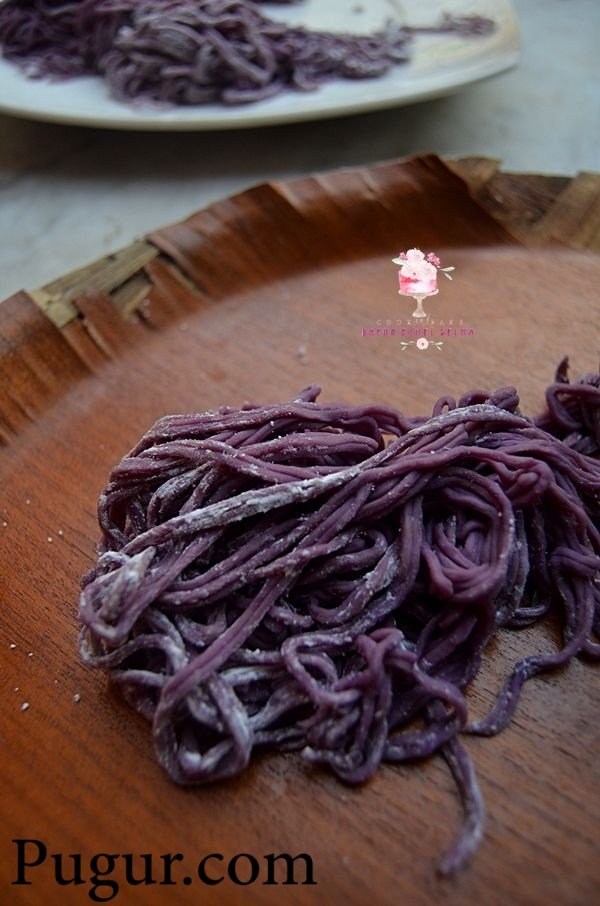 Usaha Mie Sehat dari Ubi Ungu dan Talas Lokal: Inovasi Kuliner yang Bernilai Tinggi