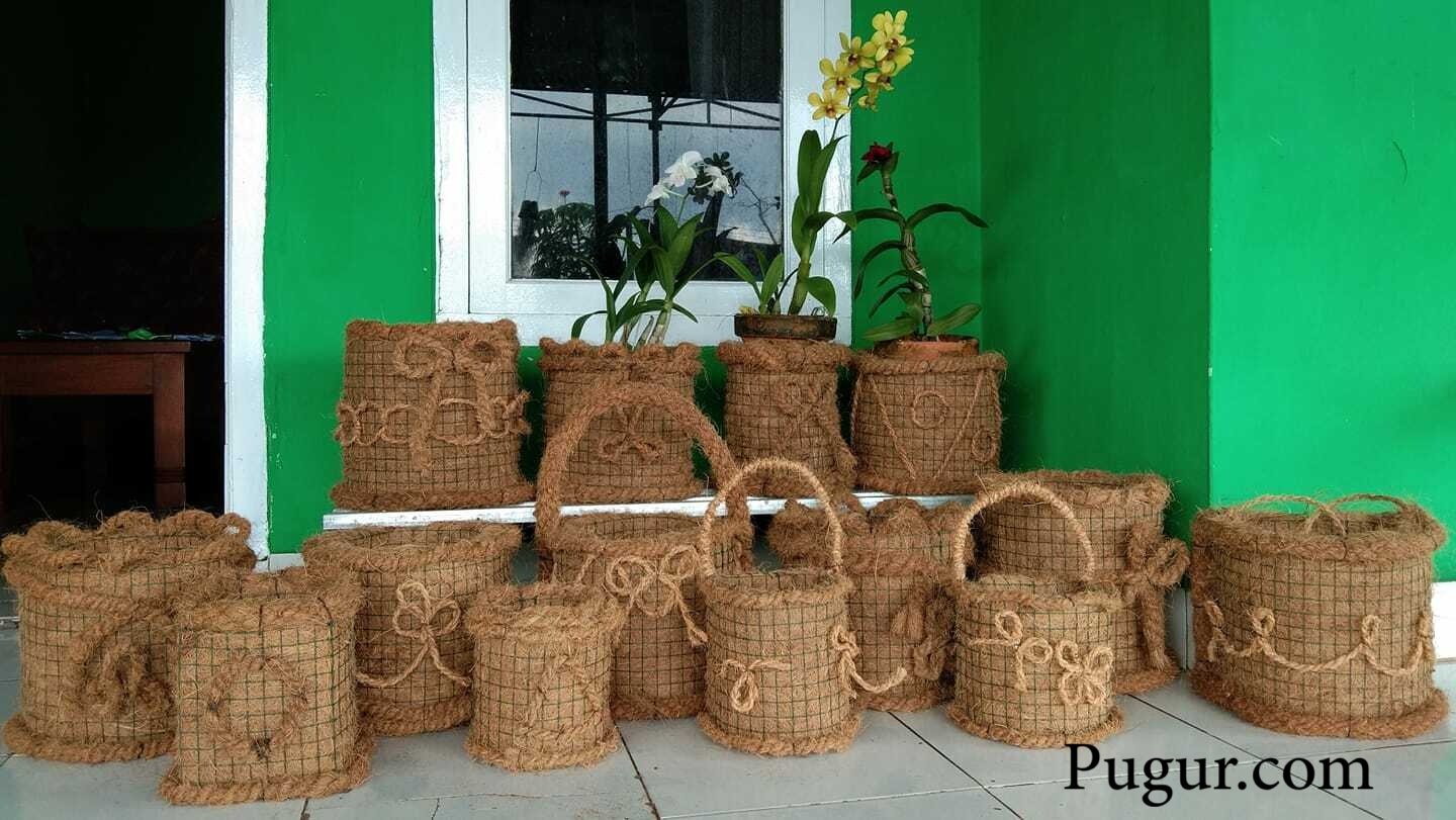 Usaha Pengolahan Serat Kelapa (Coco Fiber) untuk Matras dan Pot Tanaman