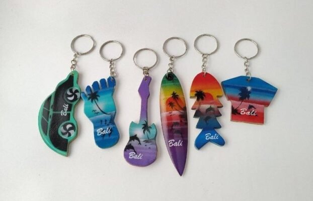 Usaha Gantungan Kunci dan Magnet Kulkas Bertema Daerah: Souvenir Sederhana dengan Nilai Ekonomi Tinggi