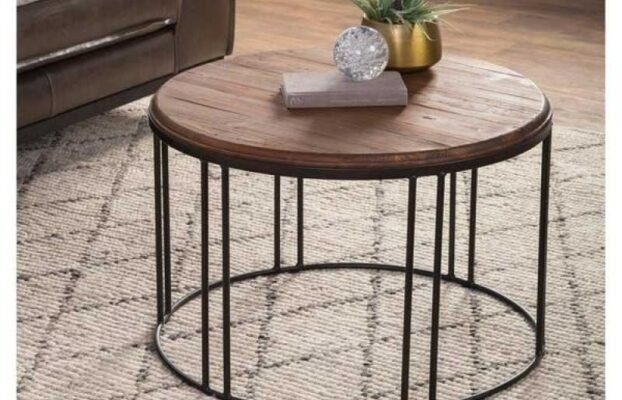 Usaha Produksi Meja Kecil untuk Tamu