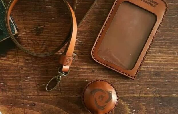 Produksi Gantungan ID Card Kulit: Peluang Usaha Elegan dengan Potensi Keuntungan Tinggi