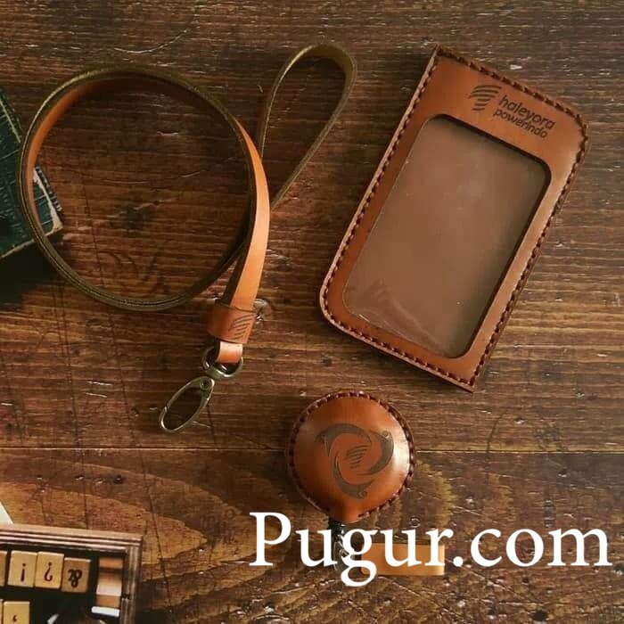 Produksi Gantungan ID Card Kulit: Peluang Usaha Elegan dengan Potensi Keuntungan Tinggi