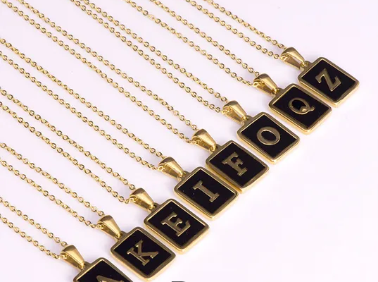 Ide Bisnis Membuat Kalung Inisial untuk Hadiah